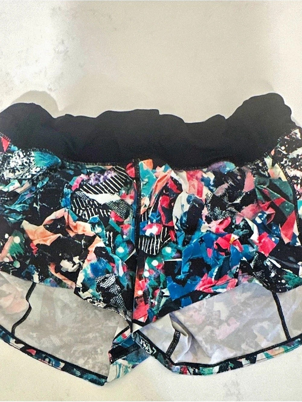 Women's Abstract Athletic Shorts Black & Multicolor Size 6 Like New